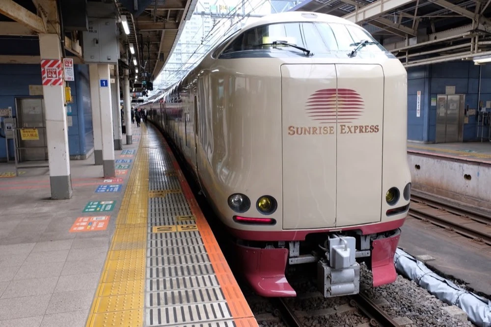 JR乗り放題きっぷ サンライズ瀬戸・出雲 寝台列車に乗車